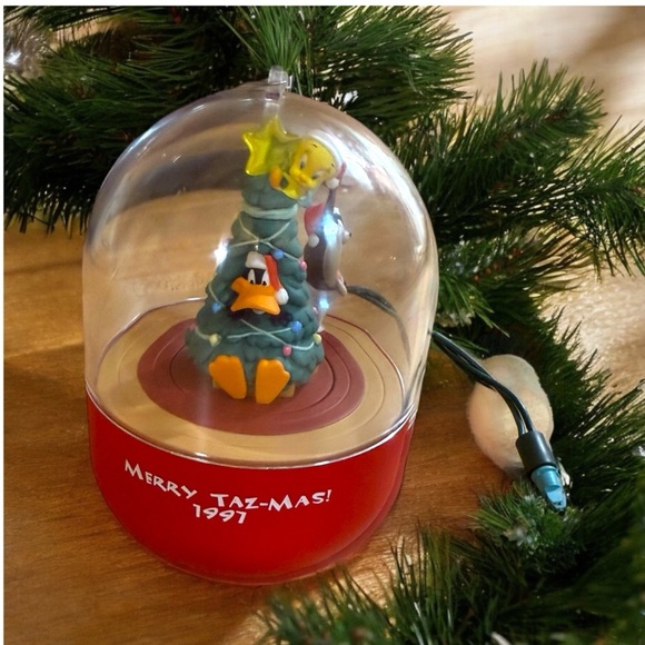 1997 Hallmark Looney Tunes "Merry Taz-Mas!" Magic Ornament - Picture 9 of 9